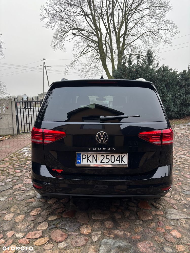 Volkswagen Touran - 17