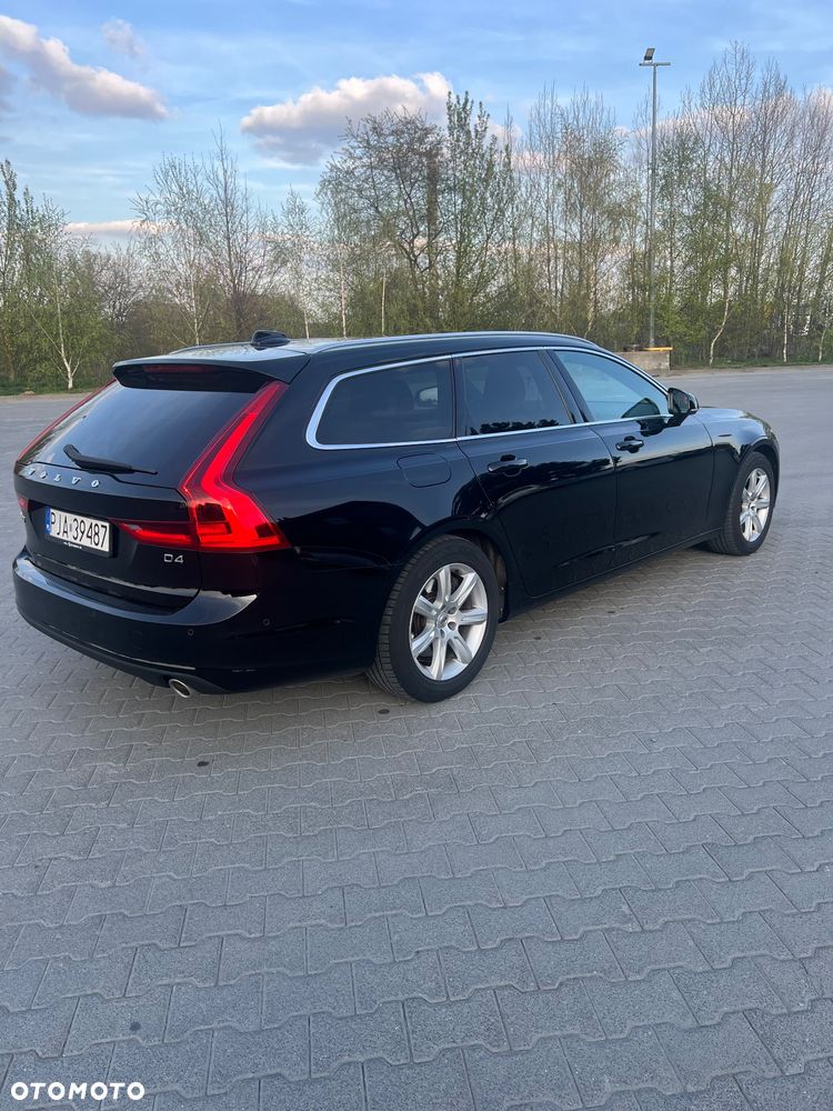 Volvo V90 D4 Momentum - 5
