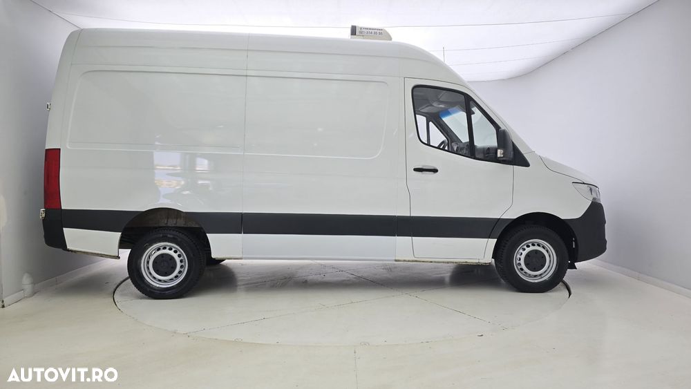 Mercedes-Benz Sprinter - 5