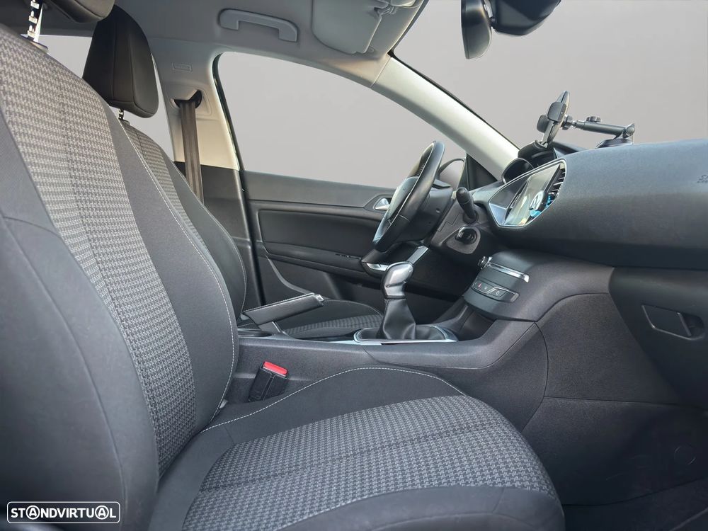 Peugeot 308 1.6 BlueHDi Style J17 - 18