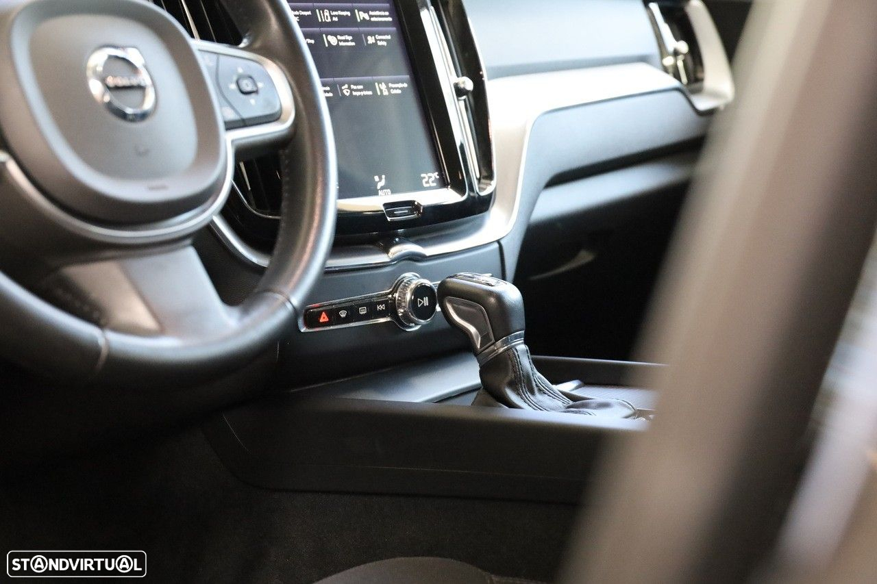Volvo XC 60 2.0 D4 Momentum Geartronic - 9