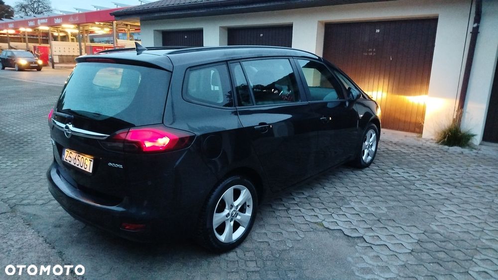 Opel Zafira 2013 photo 2