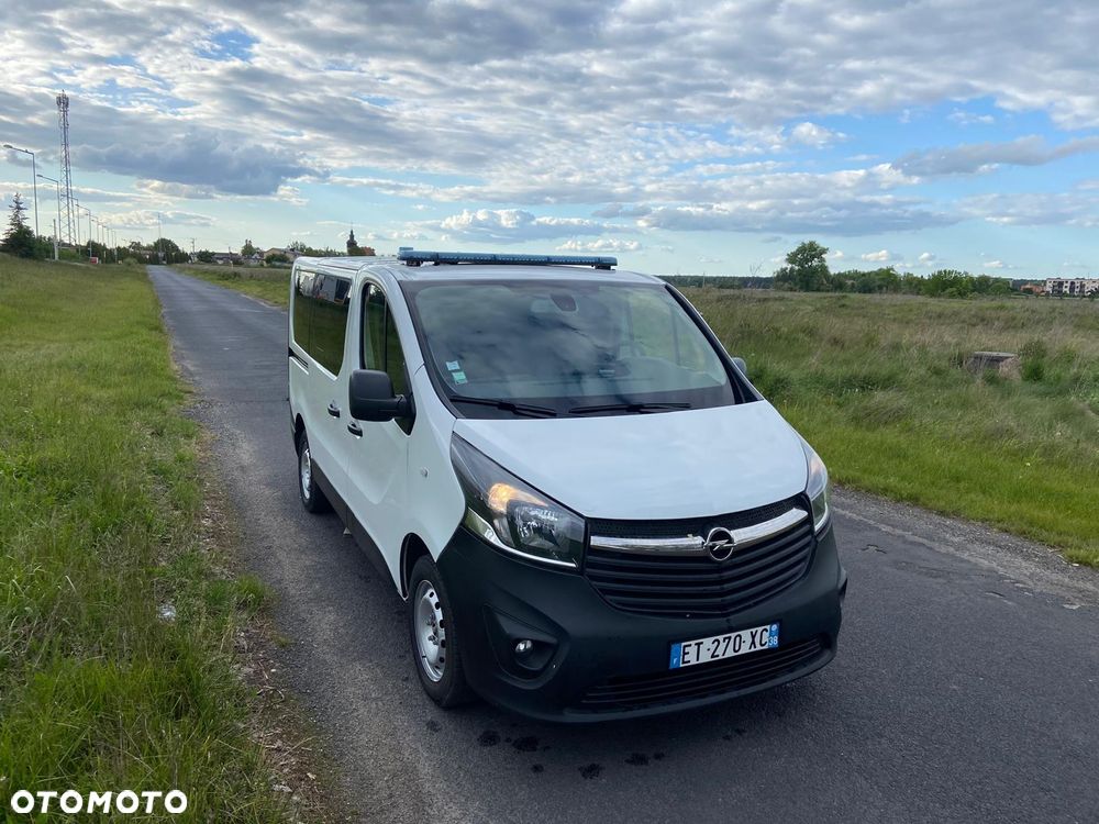 Opel Ambulans Karetka vivaro - 12