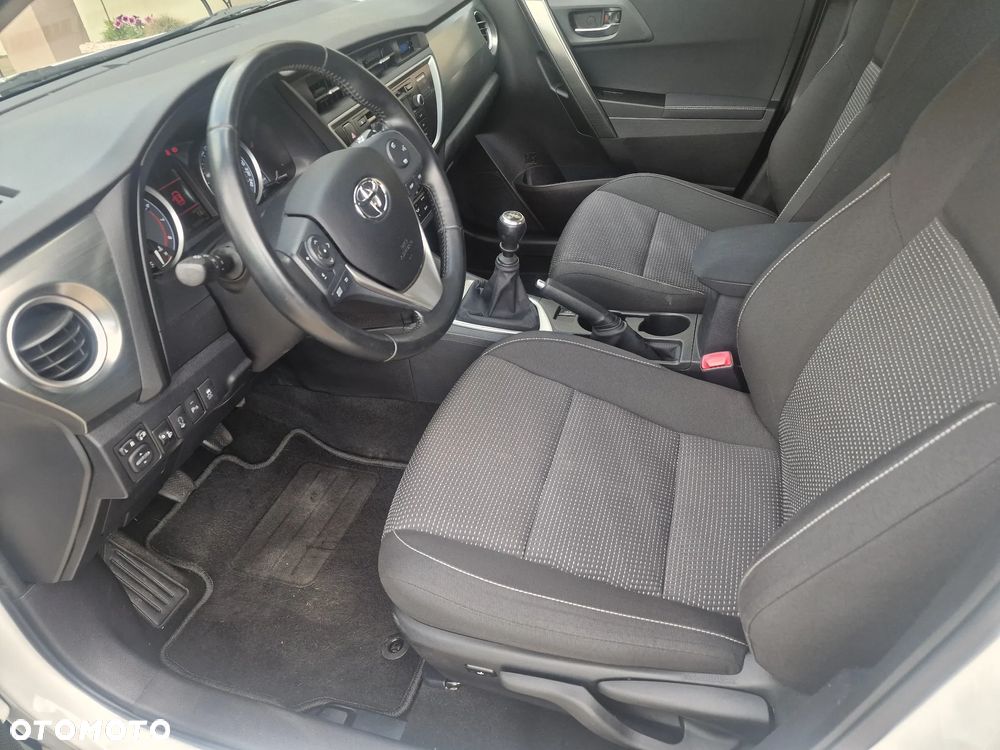 Toyota Auris 1.33 VVT-i Life - 11