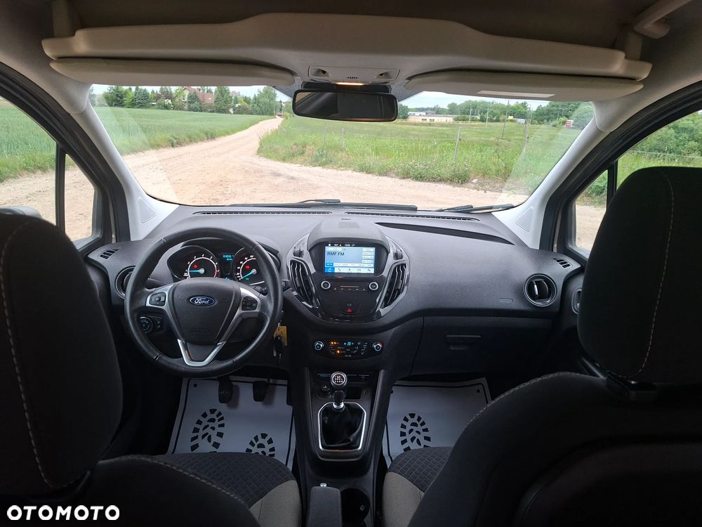 Ford Tourneo Courier 1.0 EcoBoost Titanium - 23