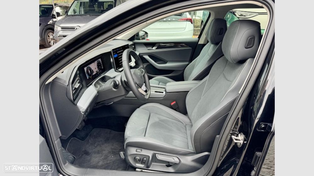 VW Passat Variant 2.0 TDi Business DSG - 19