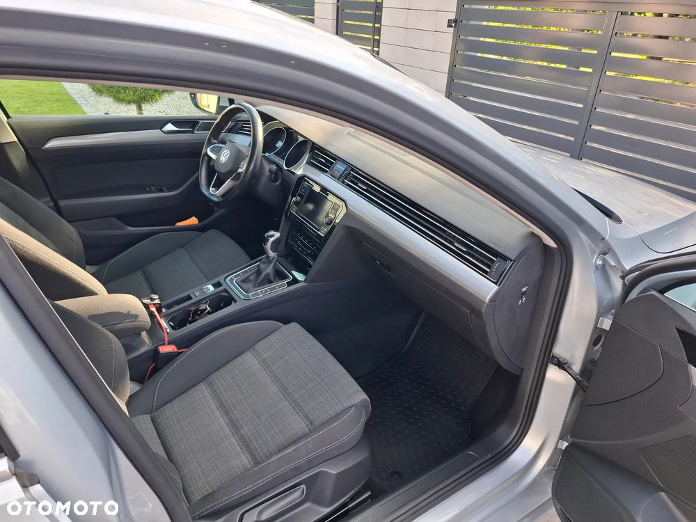 Volkswagen Passat 2.0 TDI EVO Elegance - 15
