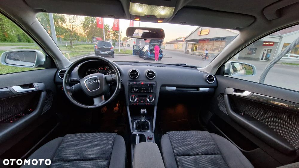 Audi A3 Sportback 2.0 TDI DPF Ambiente - 12