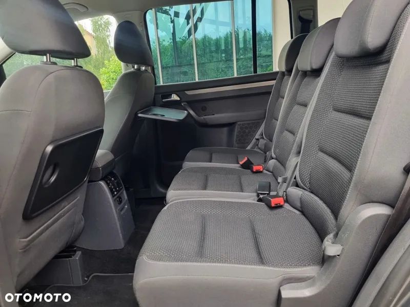 Volkswagen Touran 2.0 TDI Highline - 16