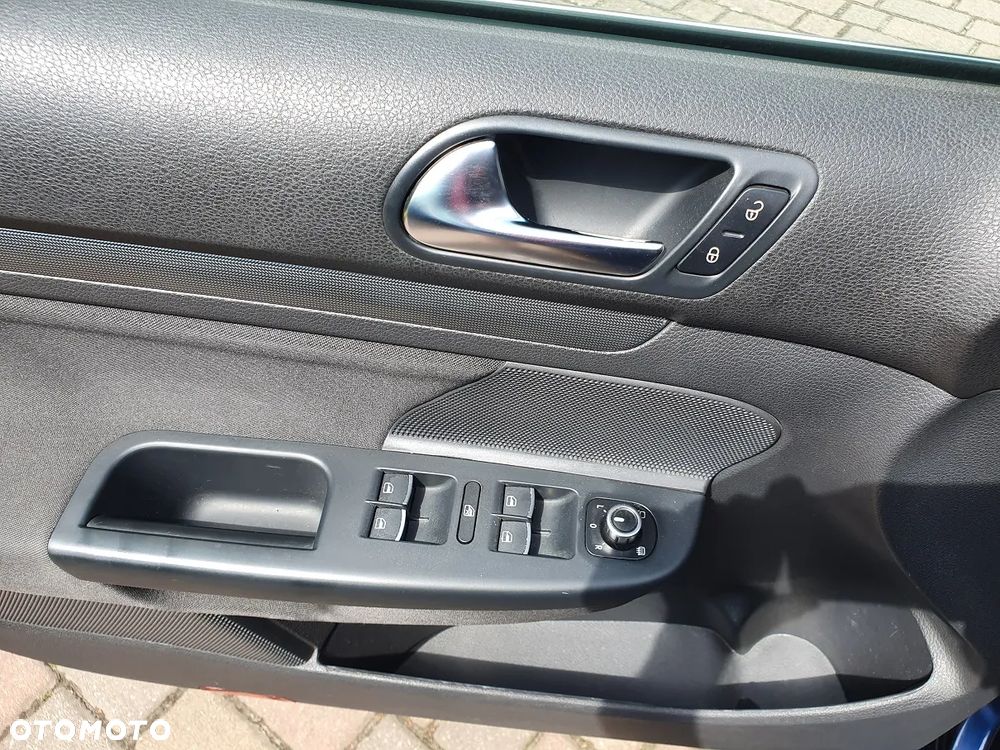 Volkswagen Golf 1.6 TDI DPF BlueMotion Technology Style - 15