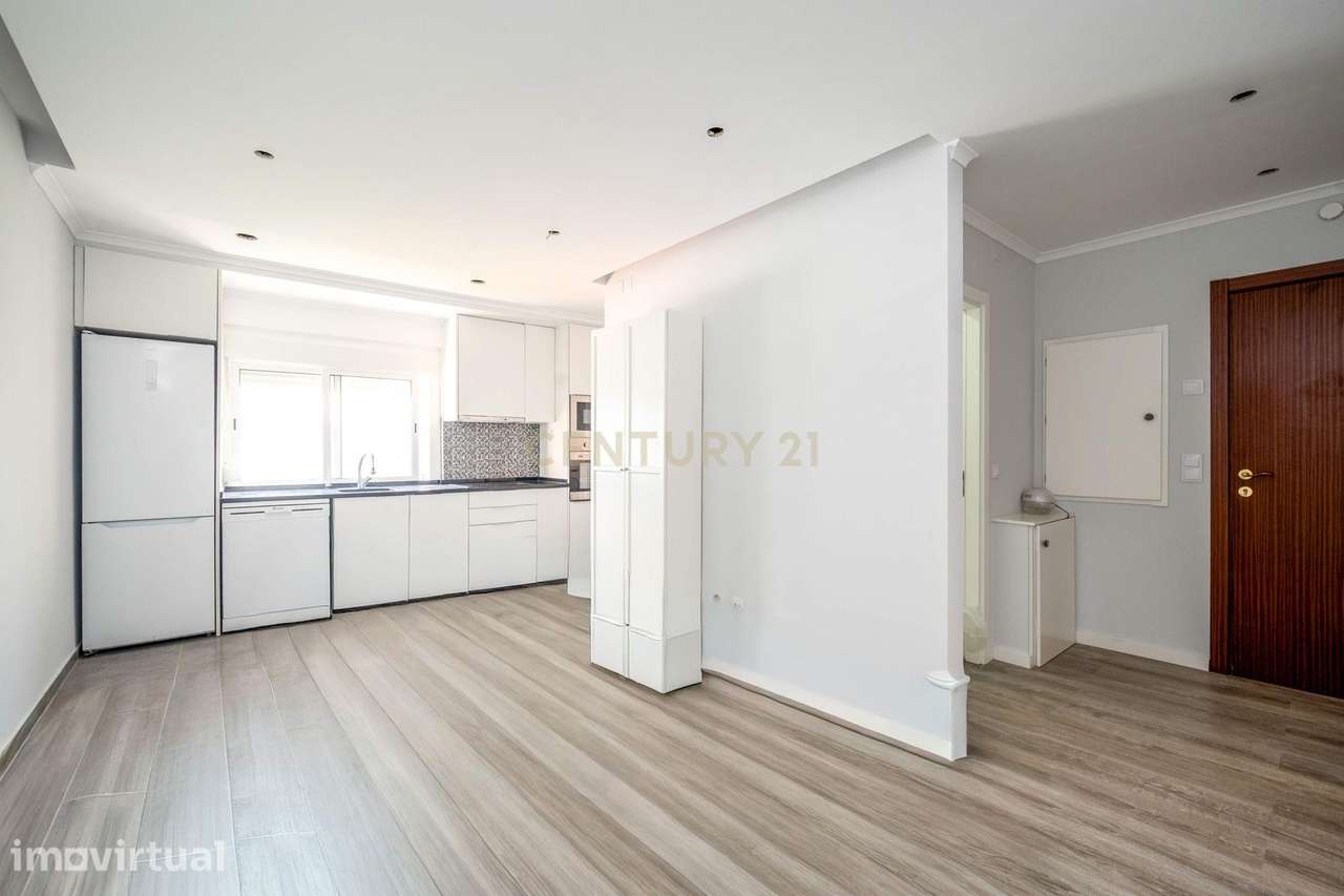 Excelente Apartamento T2 transformado em T3 – Remodelado na Amadora! - Grande imagem: 4/23