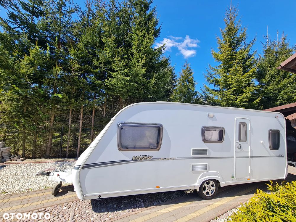 SWIFT ABBEY. VOGUE 530 - 2