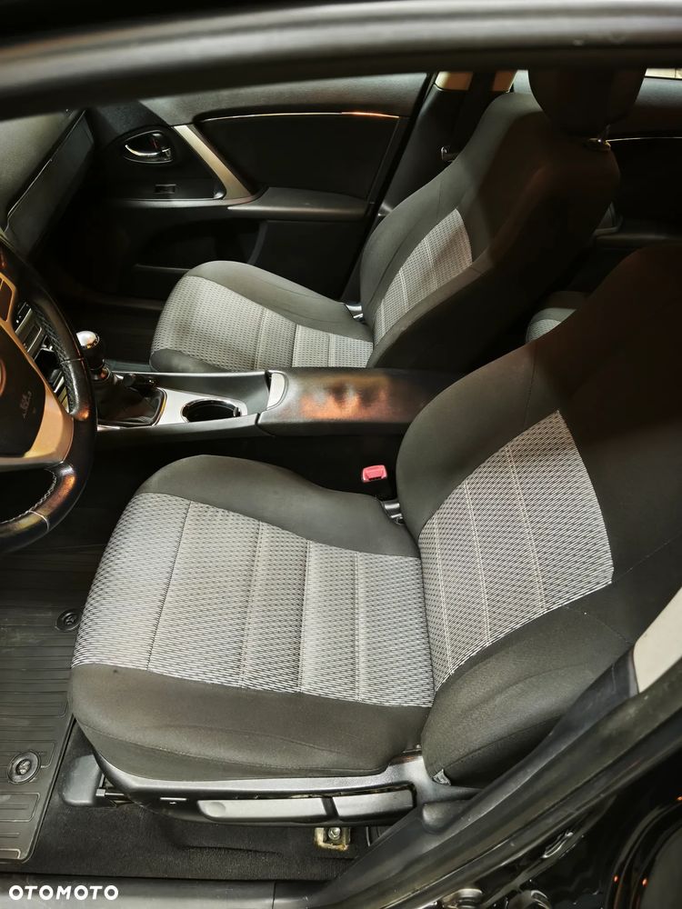 Toyota Avensis 2.0 D-4D Sol - 7