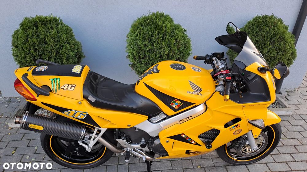 Honda VFR - 29