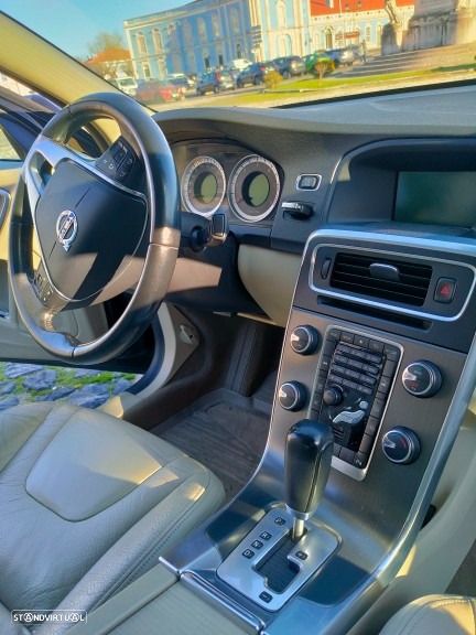 Volvo S60 2011 photo 5