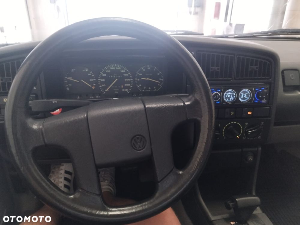 Volkswagen Passat 2.0 GL - 13