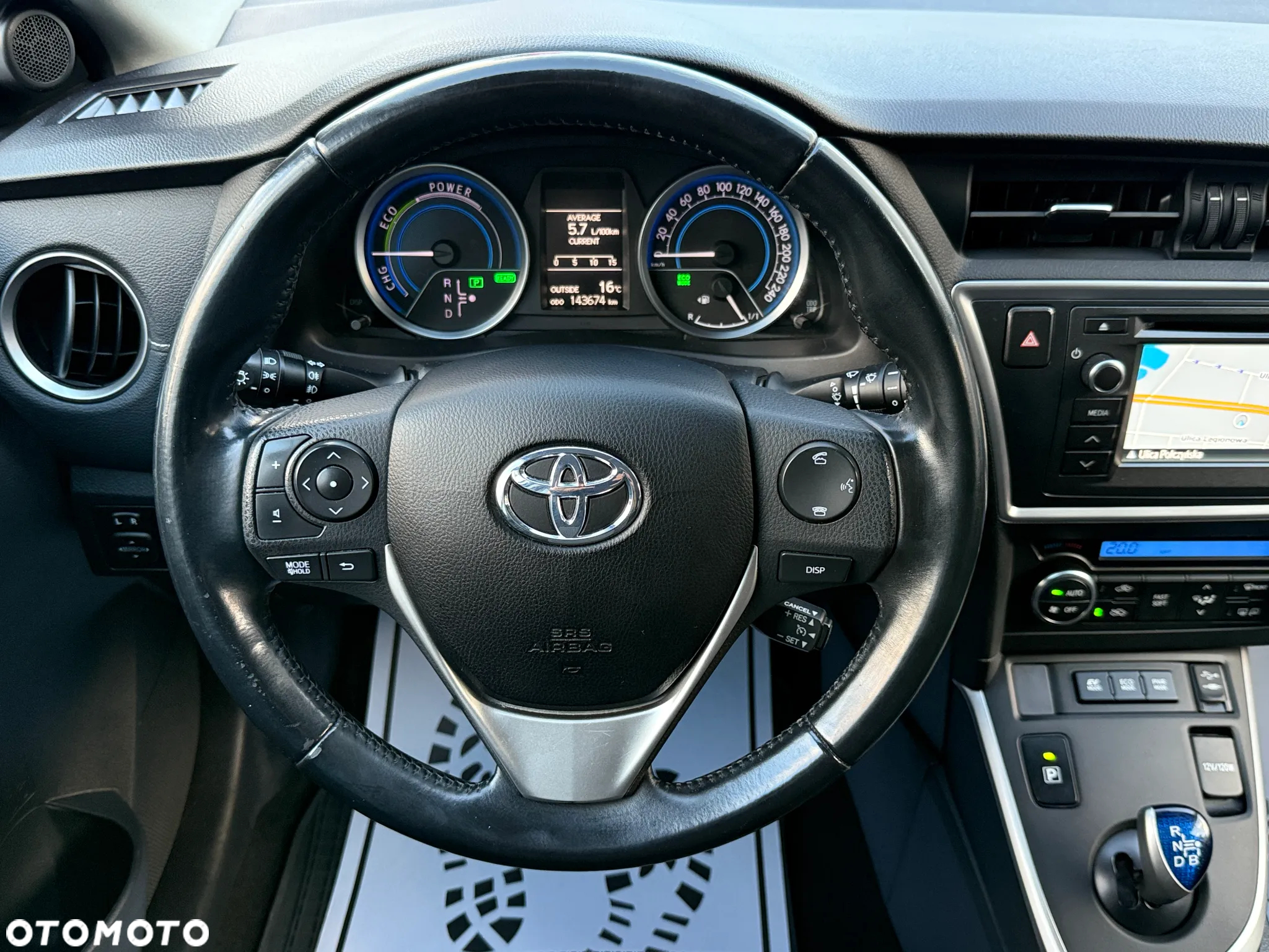 Toyota Auris 1.8 HSD Luna - 6