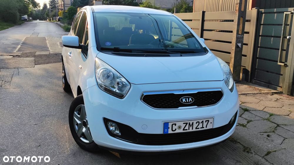 Kia Venga - 11