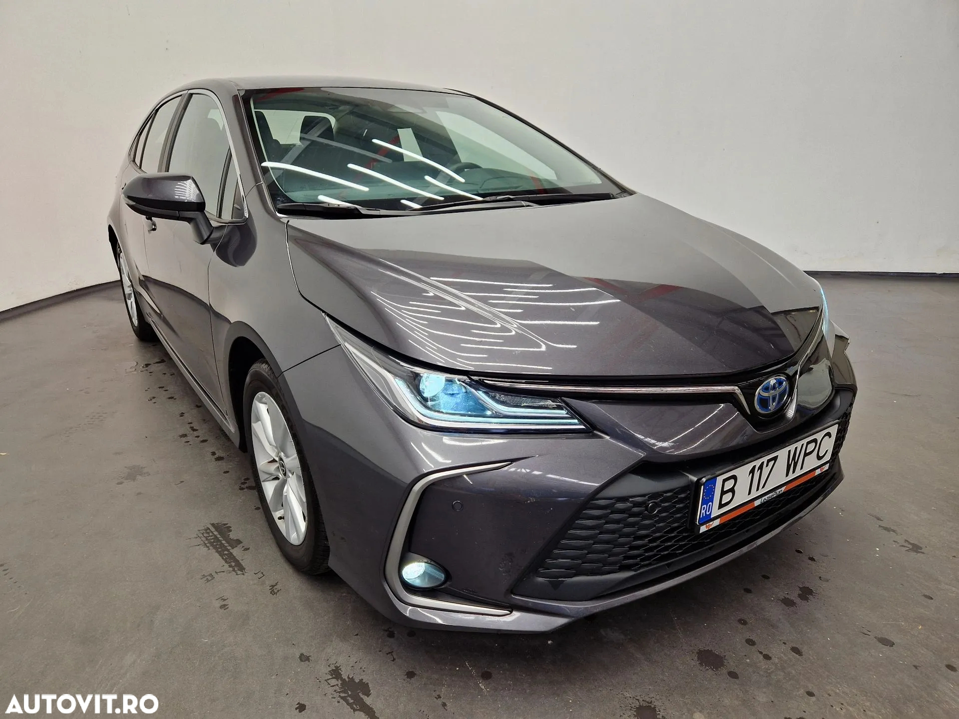 Toyota Corolla - 4