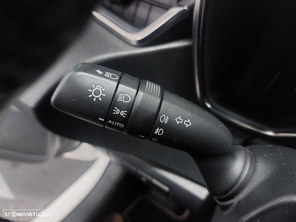 Toyota Corolla 1.8 Hybrid Comfort - 22