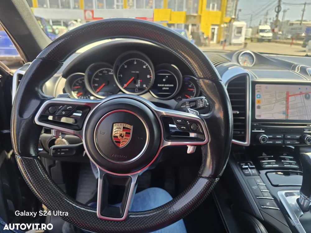 Porsche Cayenne 3.0 L - 9