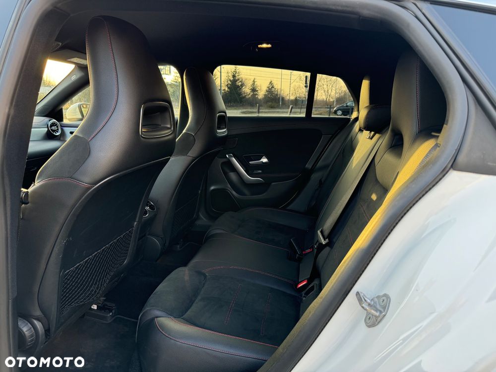 Mercedes-Benz CLA 200 AMG Line 7G-DCT - 11