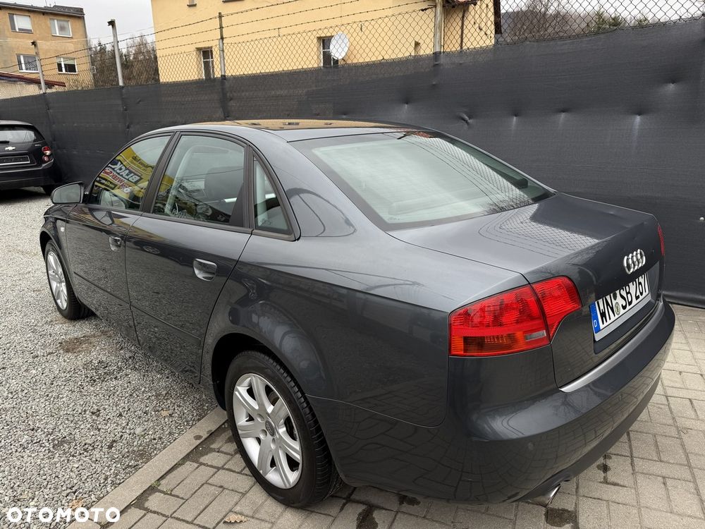 Audi A4 Limousine - 10