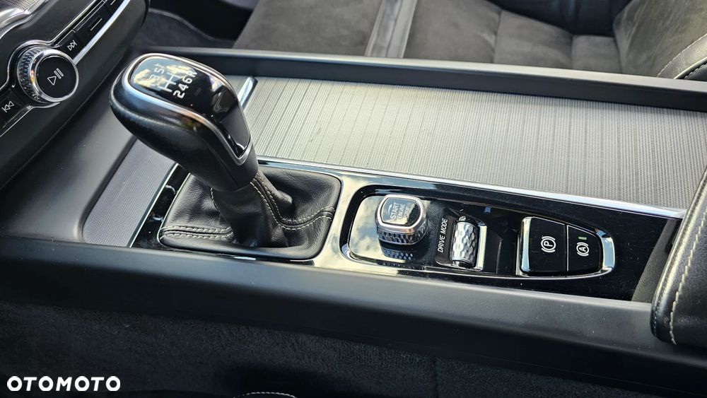 Volvo XC 60 D3 R-Design - 27