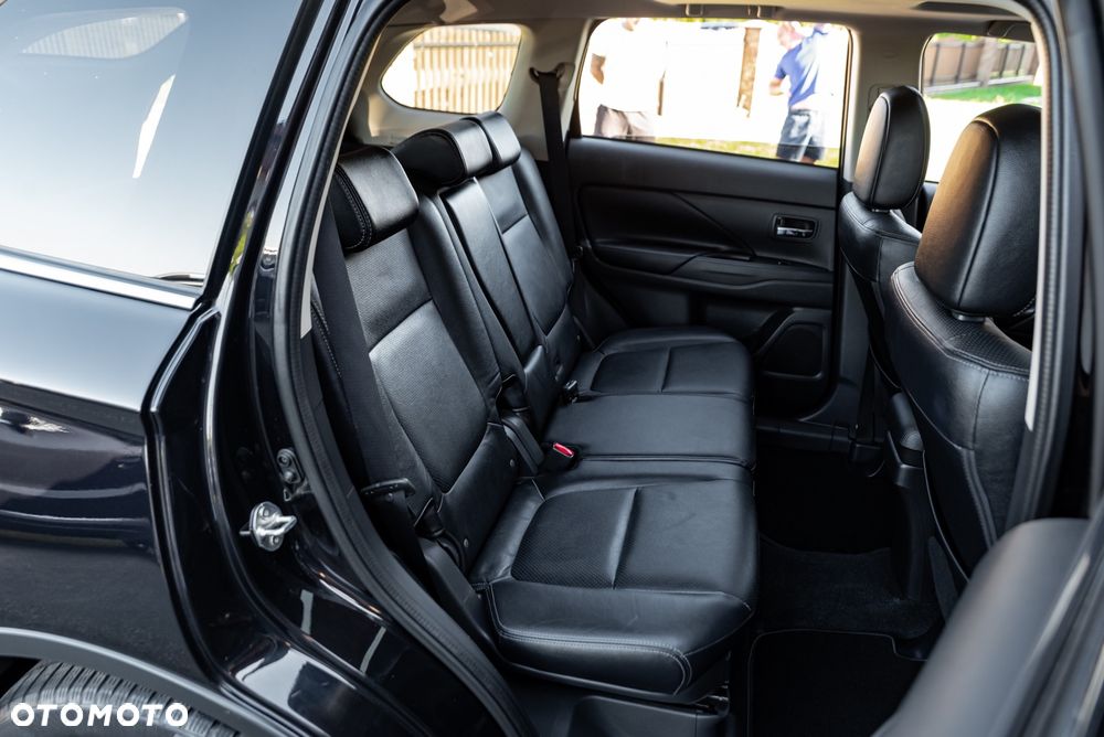 Mitsubishi Outlander 2.2 DI-D 4WD Automatik Invite - 24