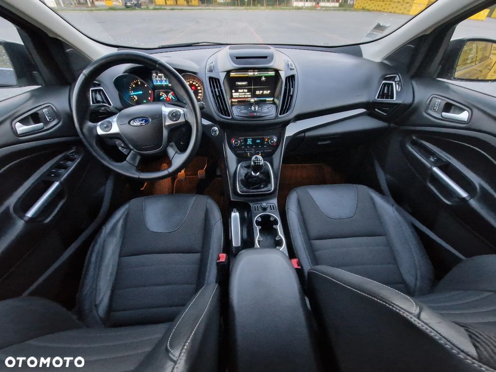 Ford Kuga 2.0 TDCi 2x4 Titanium - 26