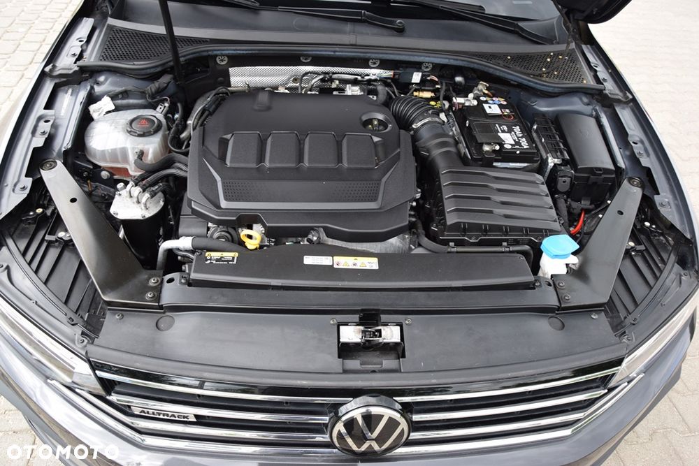 Volkswagen Passat Alltrack 2.0 TDI SCR DSG 4Motion - 34