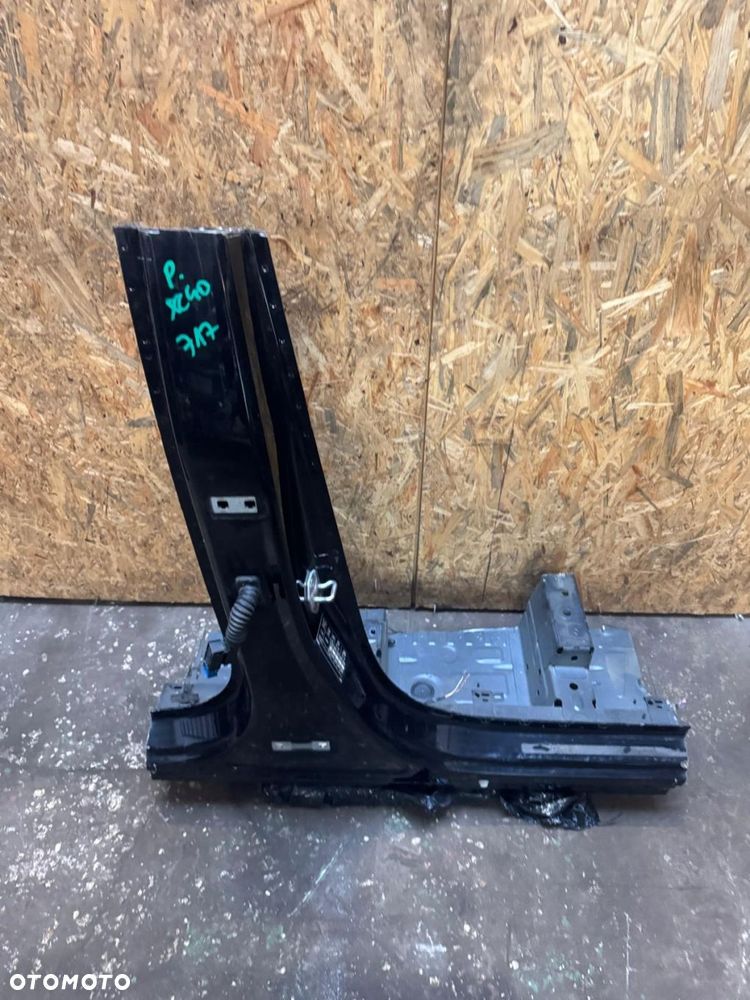 próg słupek prawy volvo xc40 2017-2024 - 1