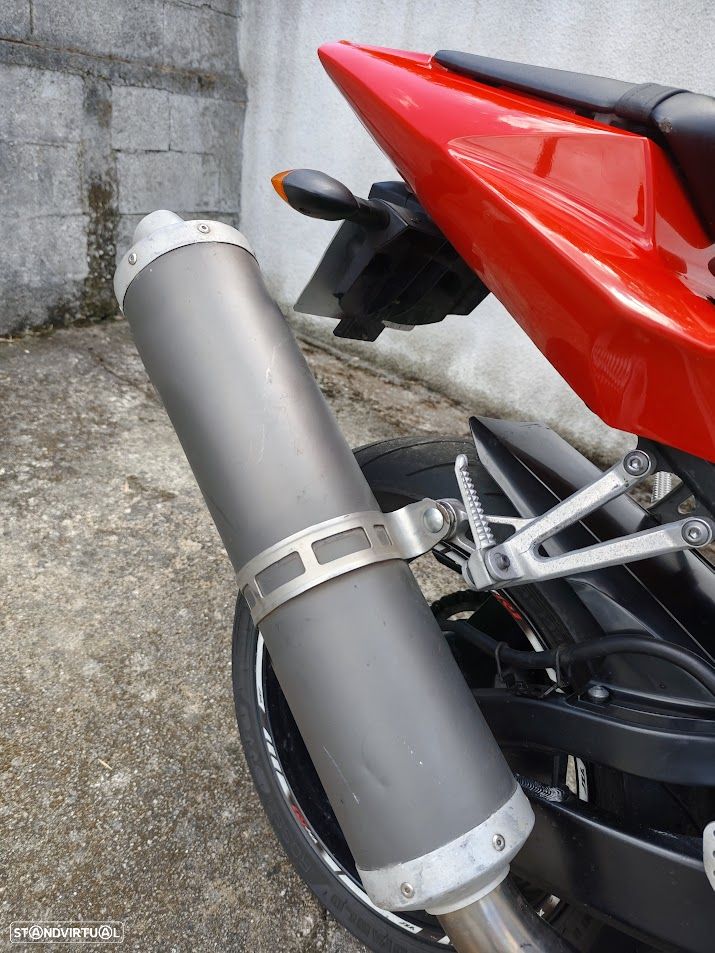 Yamaha R 1 - 11