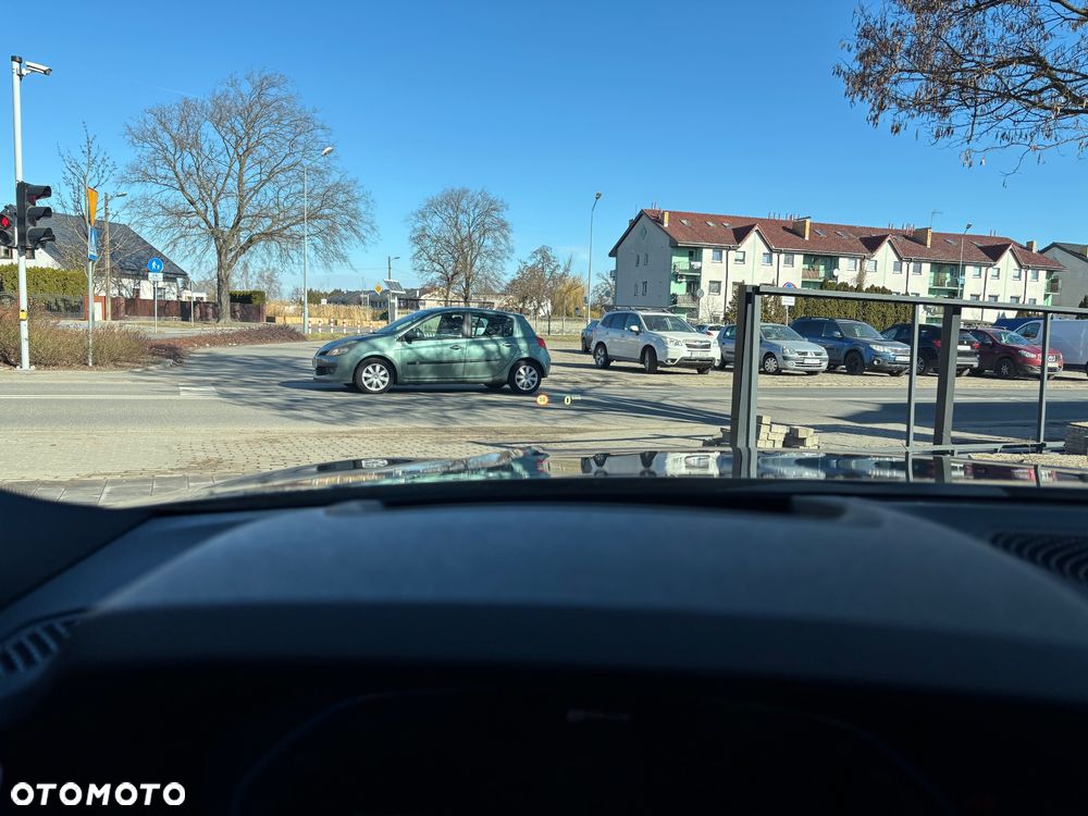 BMW Seria 3 330e xDrive M Sport - 32