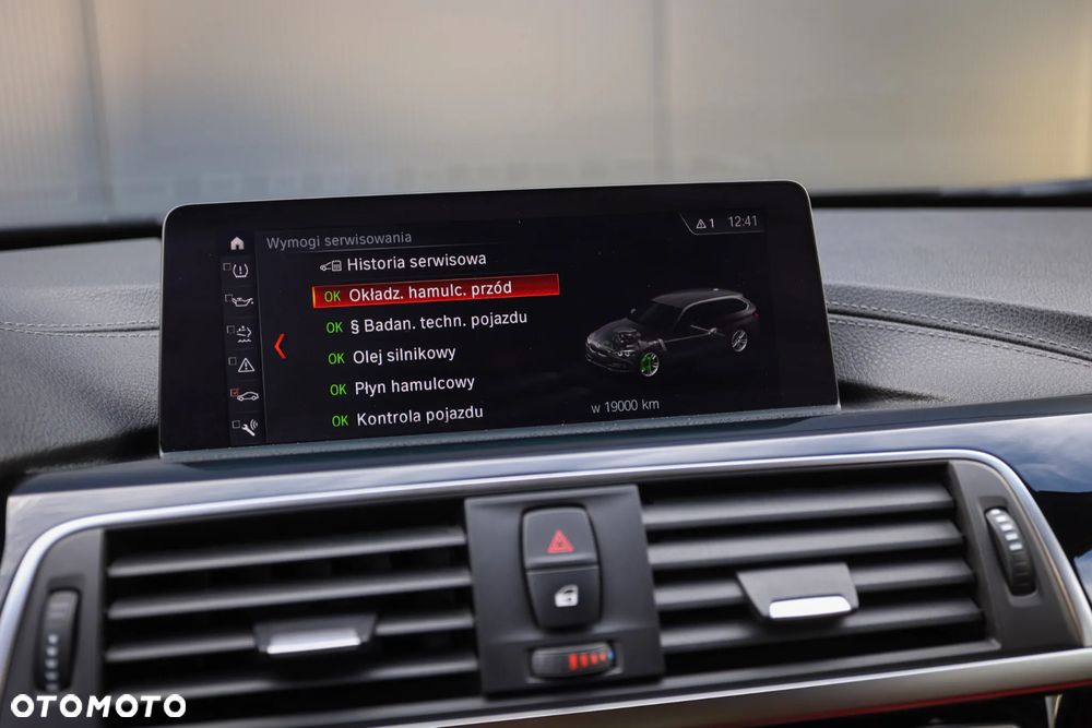 BMW Seria 3 320d xDrive Luxury Line sport - 37
