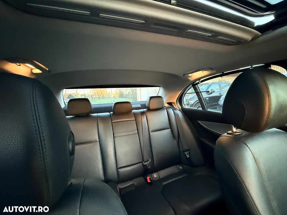 Mercedes-Benz E - 12