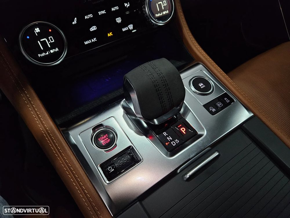 Jaguar F-Pace 2.0 P400e AWD R-Dynamic SE - 11