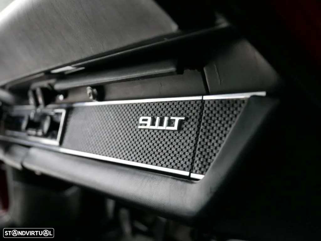 Porsche 911 Série F - 24
