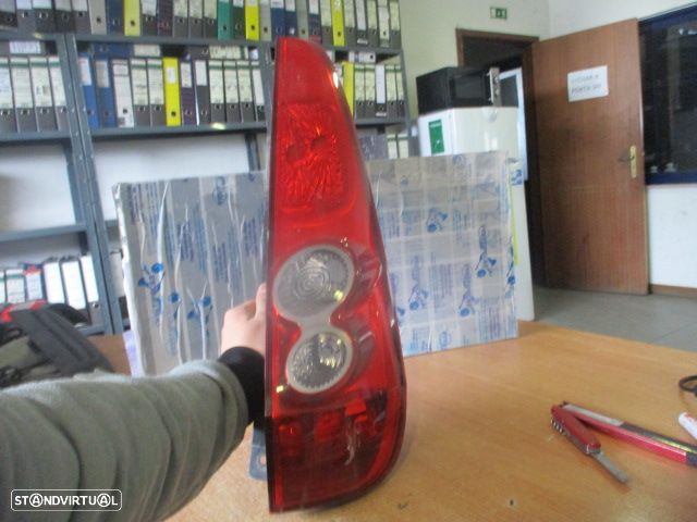 Farol Tras Stop2466 FORD FIESTA 2008 1.4 TDCI 70CV DRT LENS - 4