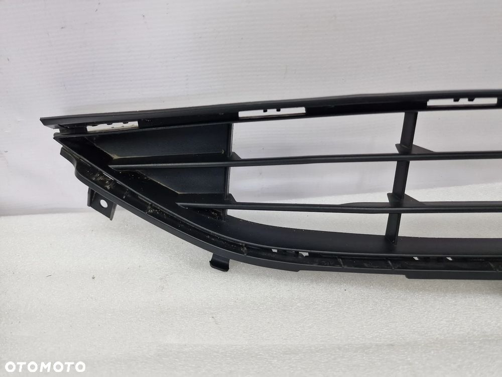 FORD FIESTA MK8 17- KRATKA ŚRODKOWA ZDERZAKA PRZEDNIEGO PRZÓD , NR H1BB-17K945-A1 , NR AUKCJI KR128 - 2