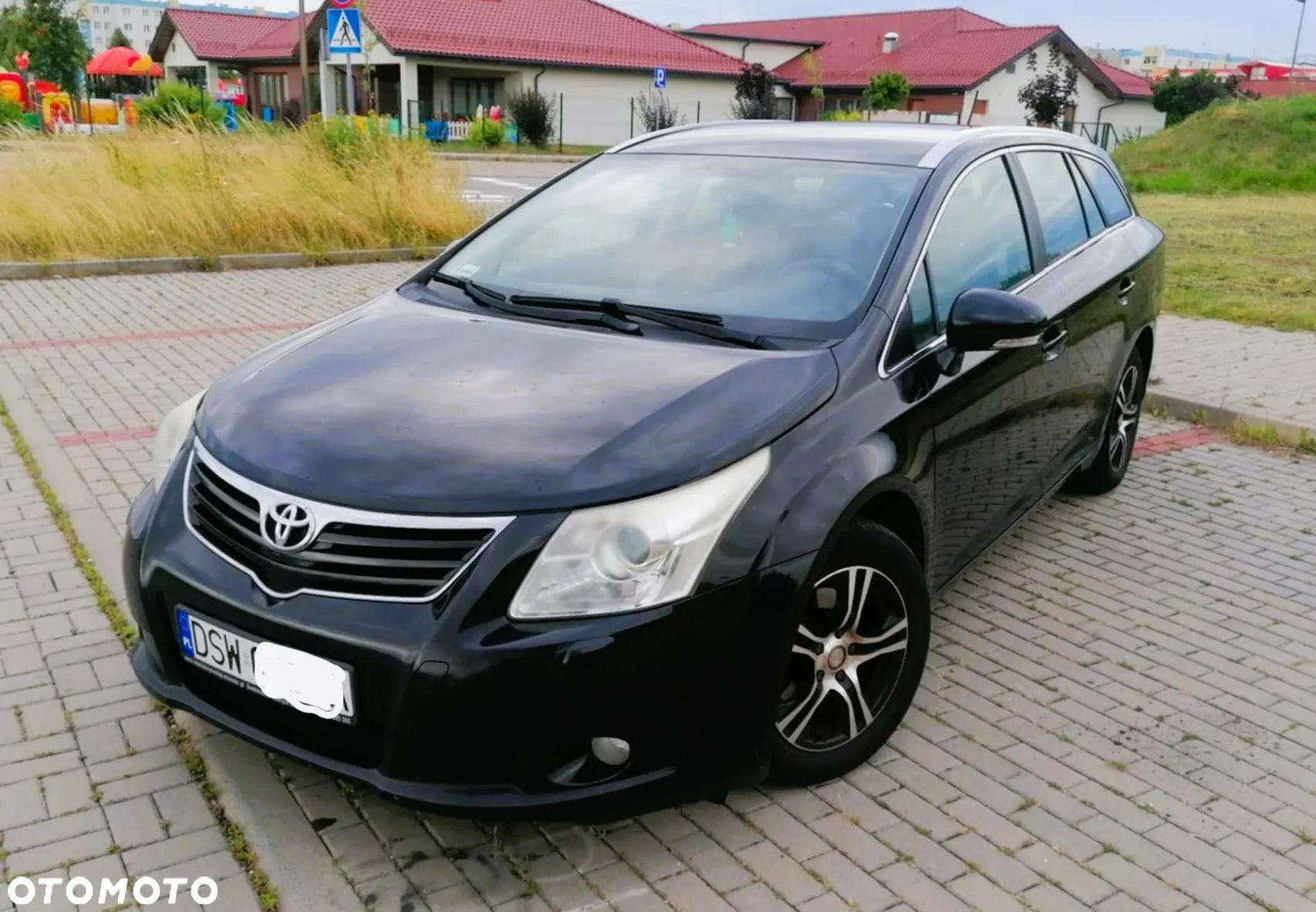 Toyota Avensis 1.6 Luna - 1
