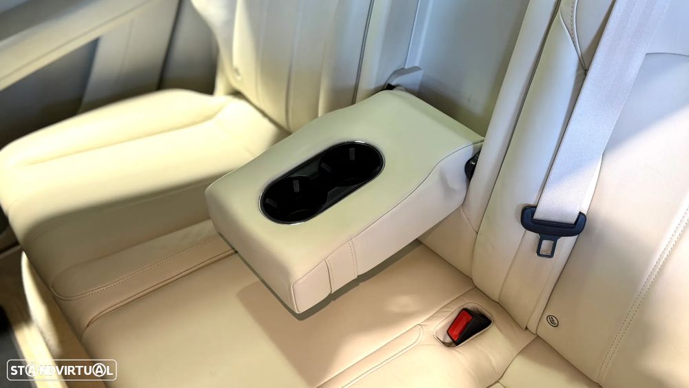 Bentley Bentayga V6 Hybrid - 39