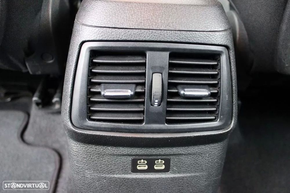 BMW 225xe Active Tourer - 19