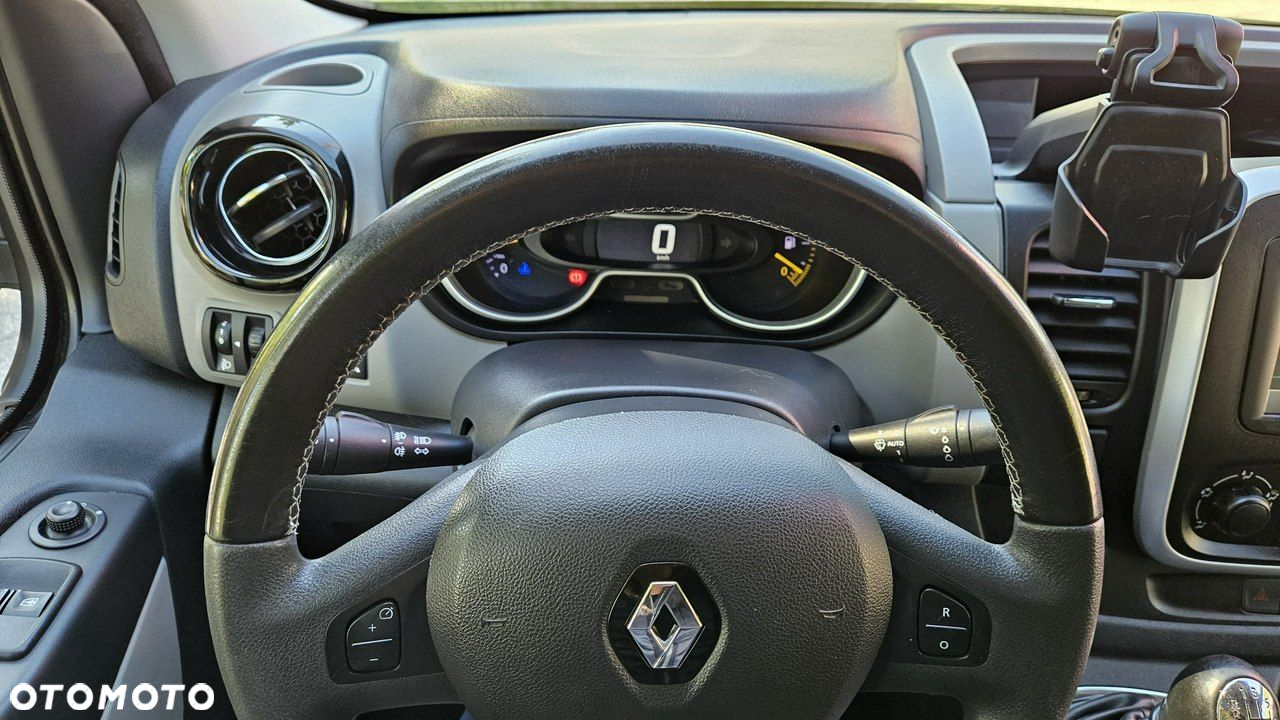 Renault Trafic - 26