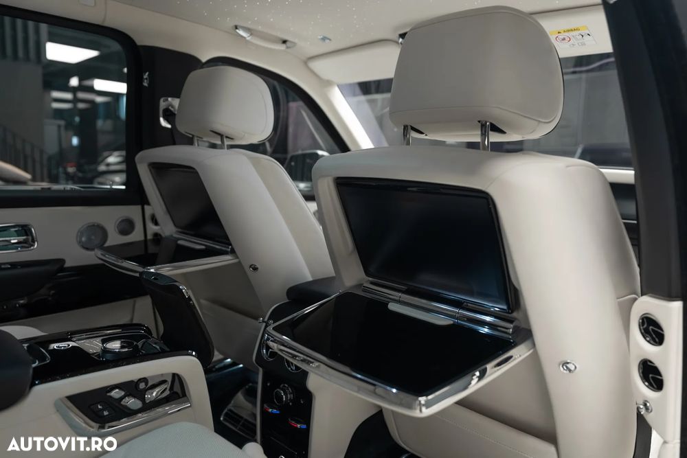 Rolls-Royce Cullinan Standard - 38