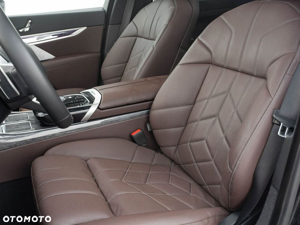BMW Seria 7 740d xDrive mHEV sport - 12