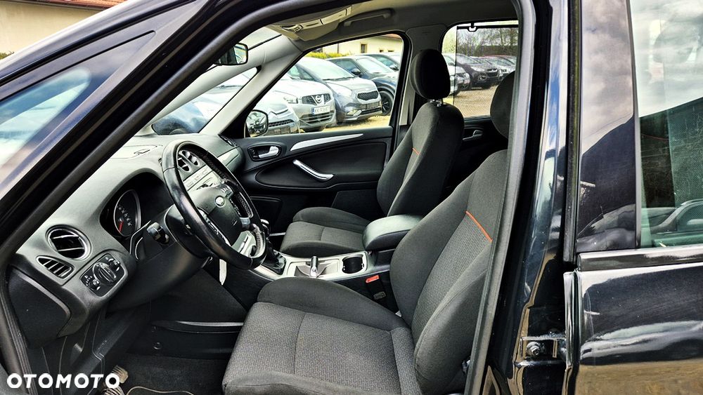 Ford S-Max 2.0 Titanium - 32