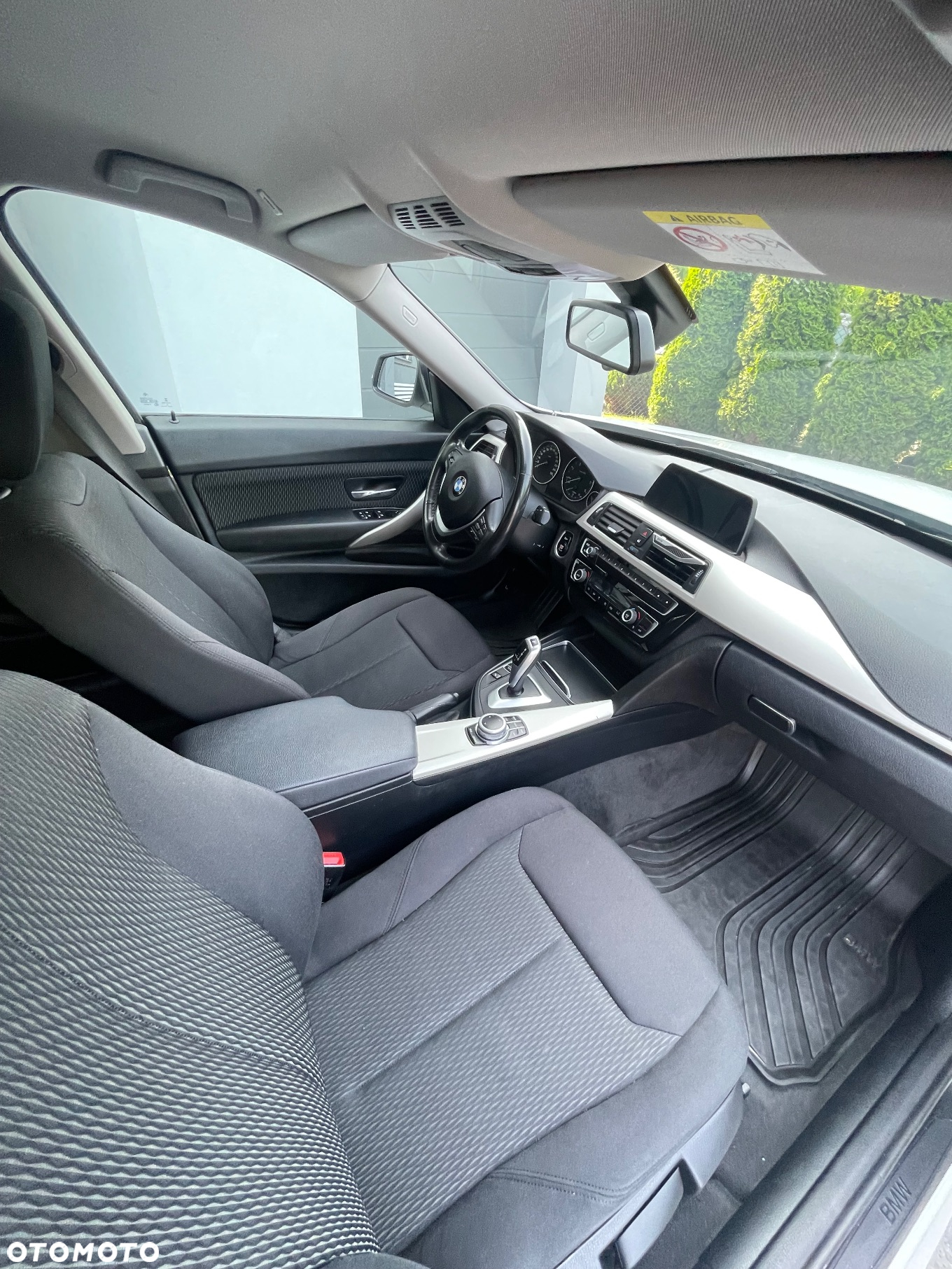 BMW 3GT 318d Business Edition - 13