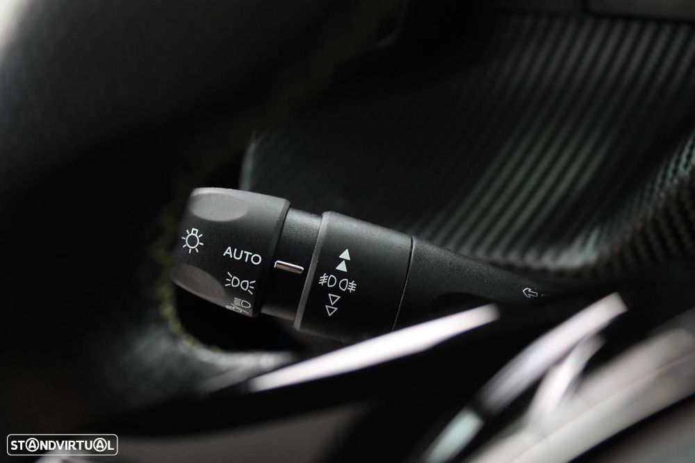 Peugeot 2008 PureTech 130 GT - 19