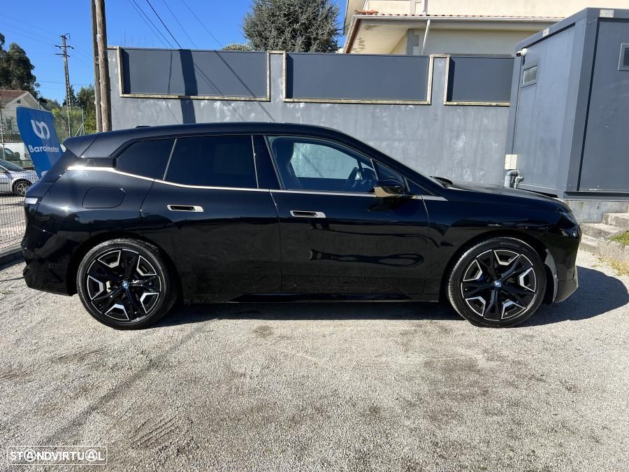 BMW iX xDrive 40 Pack Desportivo - 9